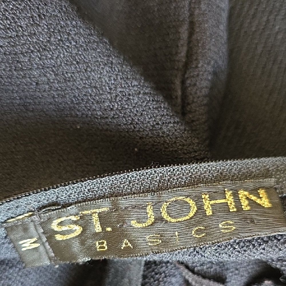 St. John Classic Black Short Sleeve Mock Neck Crop Sweater Medium - Picture 2 of 12